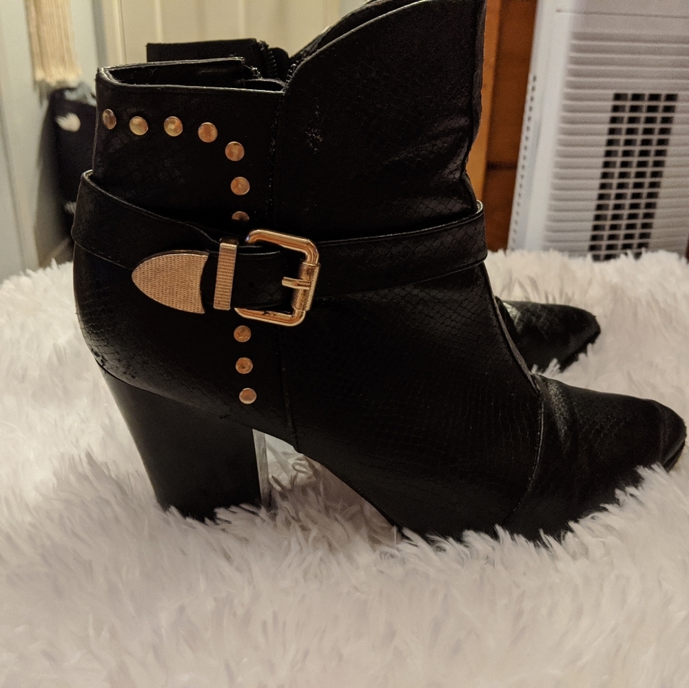 Black chunky heel boots